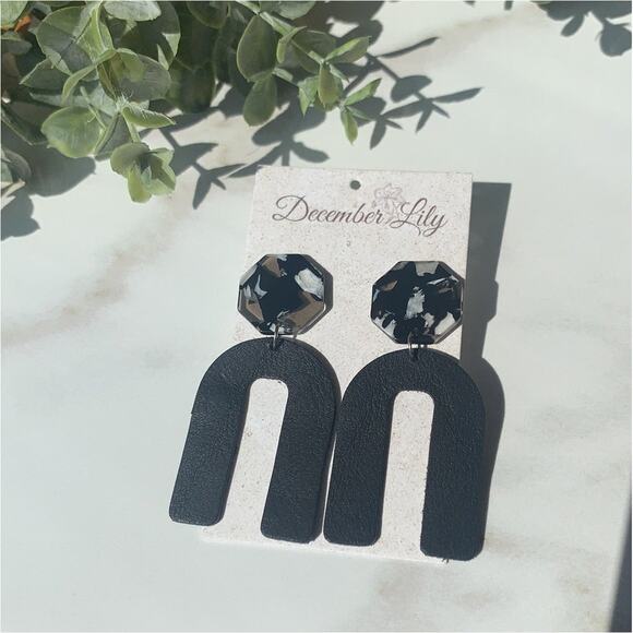 NWT Handcrafted Slim Harper Genuine Leather & Acrylic Earrings - Picture 2 of 2